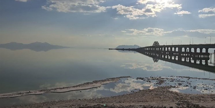 نصب تابلوهای هشدار در پارک ملی دریاچه ارومیه